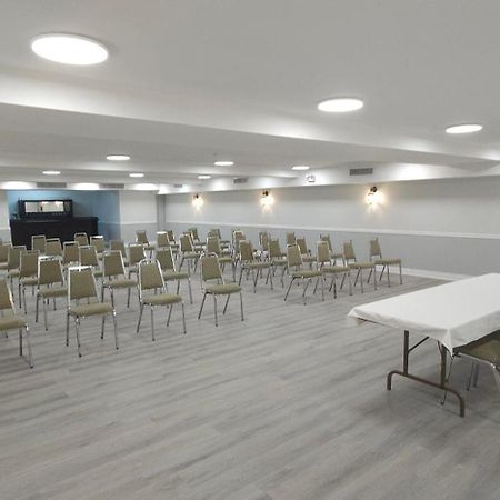 ซูเปอร์ 8 บาย วินด์แฮม เคิร์กแลนด์ เลก Hotel Kirkland Lake ภายนอก รูปภาพ