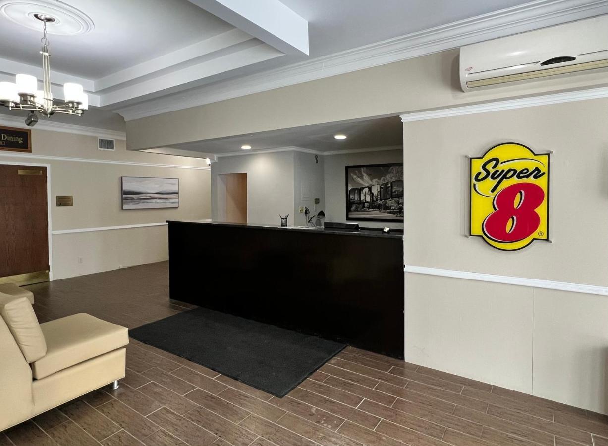 ซูเปอร์ 8 บาย วินด์แฮม เคิร์กแลนด์ เลก Hotel Kirkland Lake ภายนอก รูปภาพ