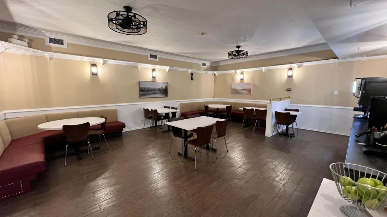 ซูเปอร์ 8 บาย วินด์แฮม เคิร์กแลนด์ เลก Hotel Kirkland Lake ภายนอก รูปภาพ