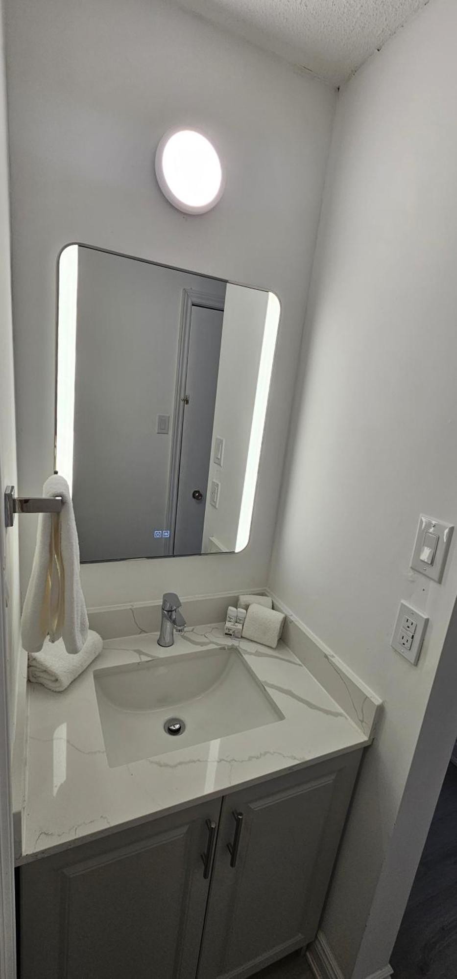 ซูเปอร์ 8 บาย วินด์แฮม เคิร์กแลนด์ เลก Hotel Kirkland Lake ภายนอก รูปภาพ