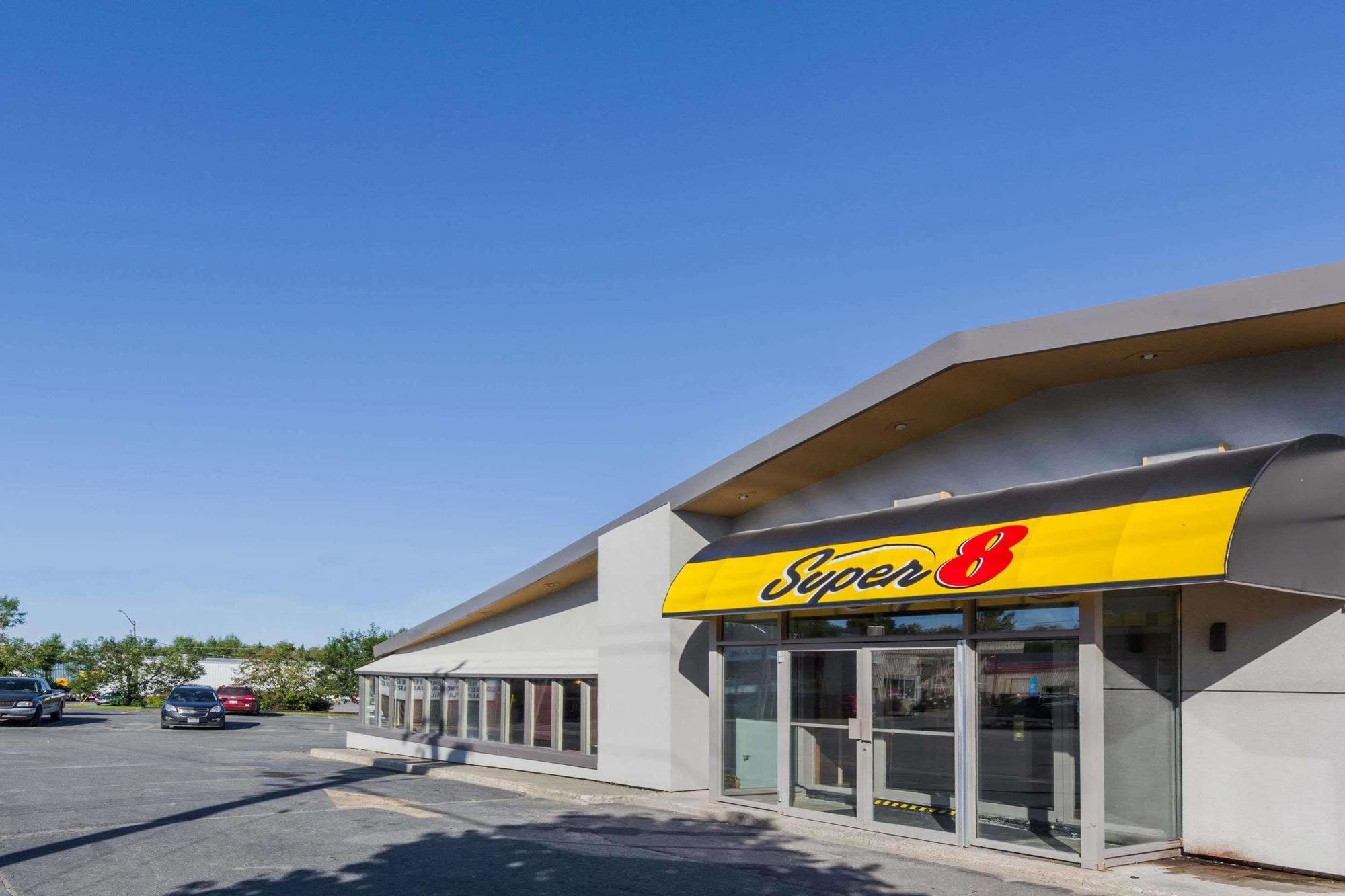 ซูเปอร์ 8 บาย วินด์แฮม เคิร์กแลนด์ เลก Hotel Kirkland Lake ภายนอก รูปภาพ